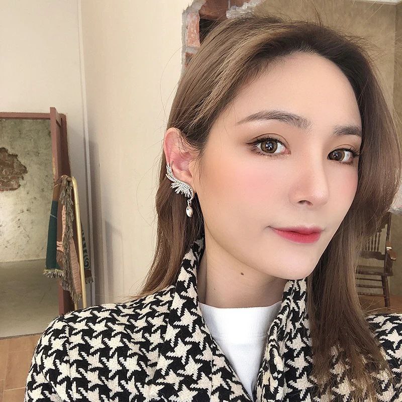 Angel wing earrings
(Color guarantee)