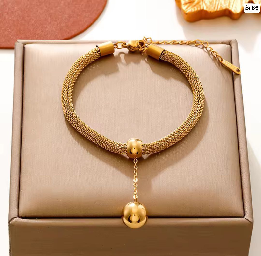 Retro palace style one ball Bracelet 18k Gold Plated