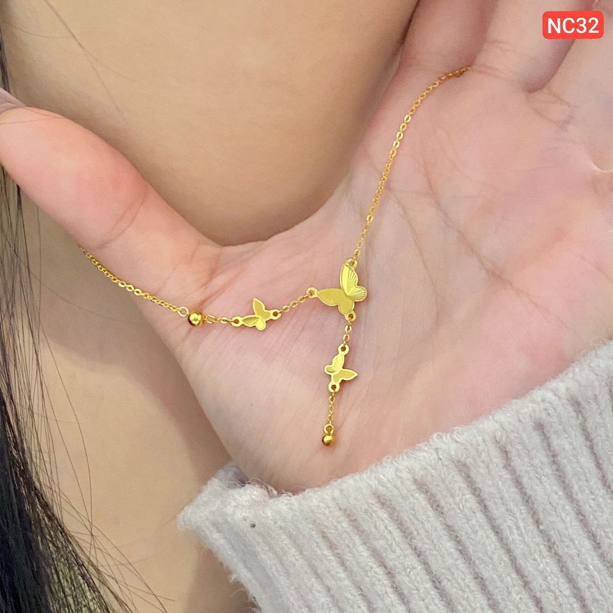 Three Butterfly Hanging Ball Necklace (18k Gold Plated)