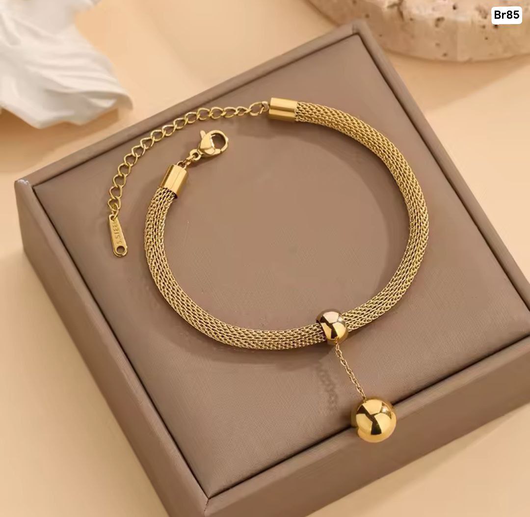 Retro palace style one ball Bracelet 18k Gold Plated