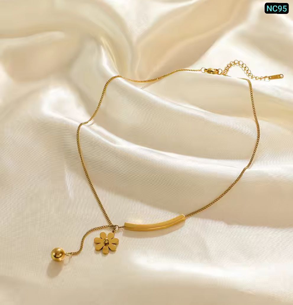 1 Ball 1 Flower 1 Stick Necklace (18k Gold Plated)