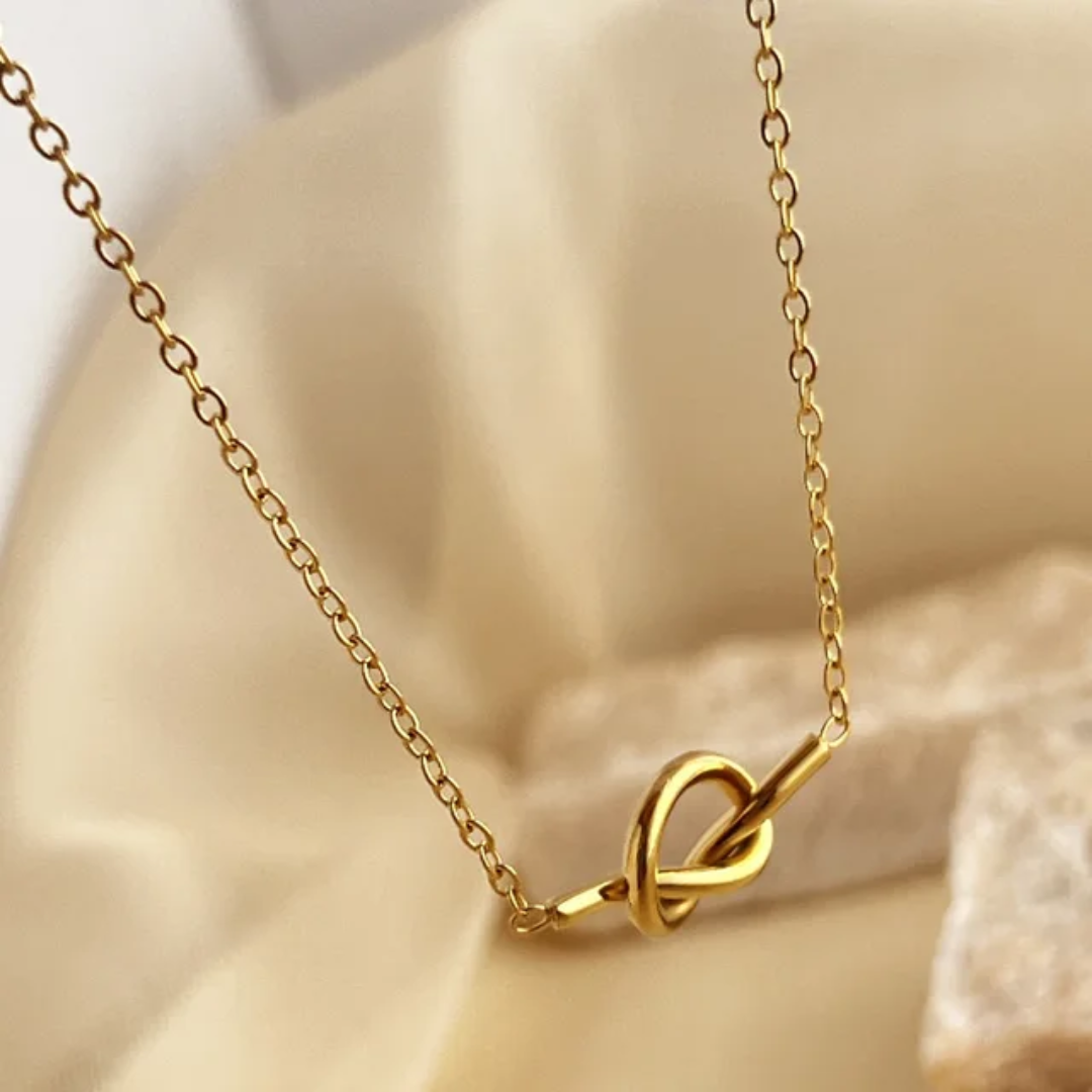 Stylish Knot Necklace (18k Gold Plated)