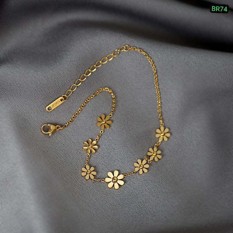 7 Flower Stainless steel Bracelet (18k Gold Plated)