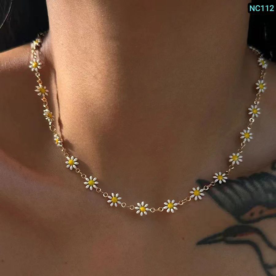 Daisy Necklace 18k Gold Plated
