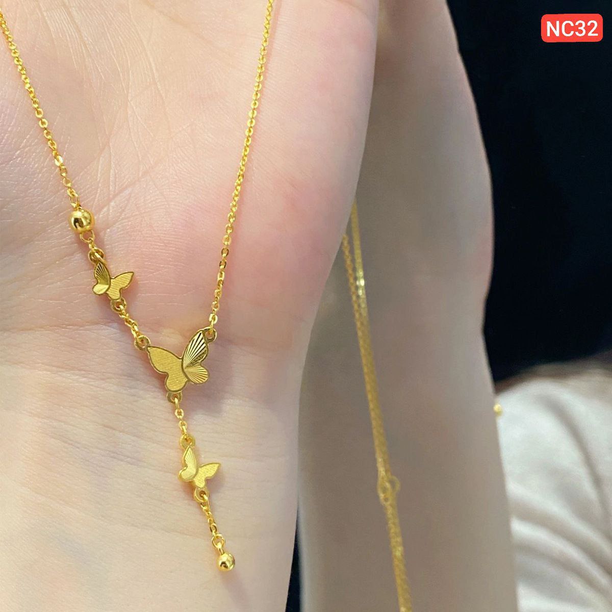 Three Butterfly Hanging Ball Necklace (18k Gold Plated)