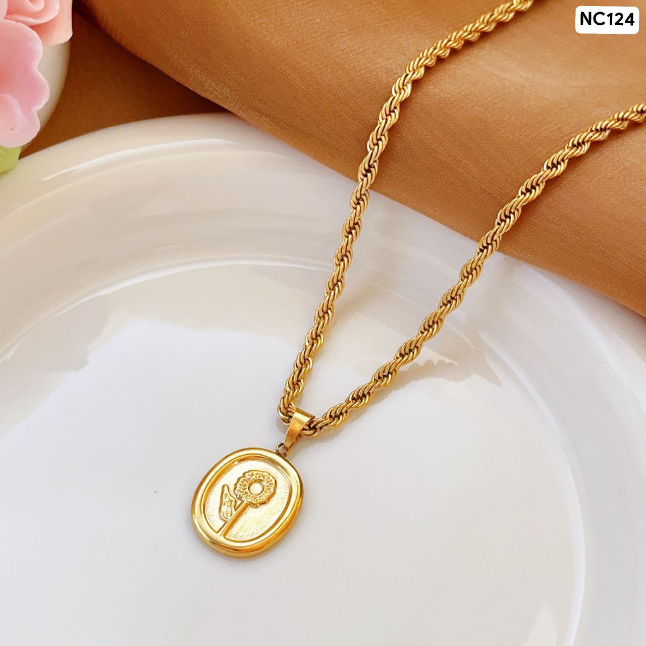 Fangpai Flower Necklace (18k Gold Plated)