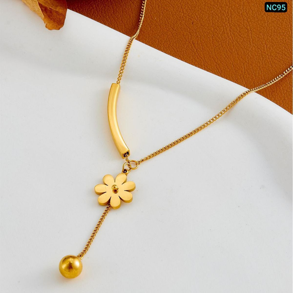 1 Ball 1 Flower 1 Stick Necklace (18k Gold Plated)
