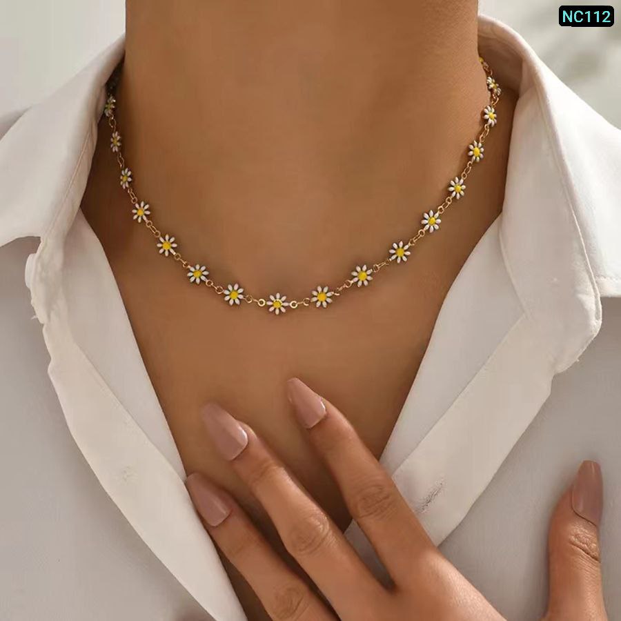 Daisy Necklace 18k Gold Plated
