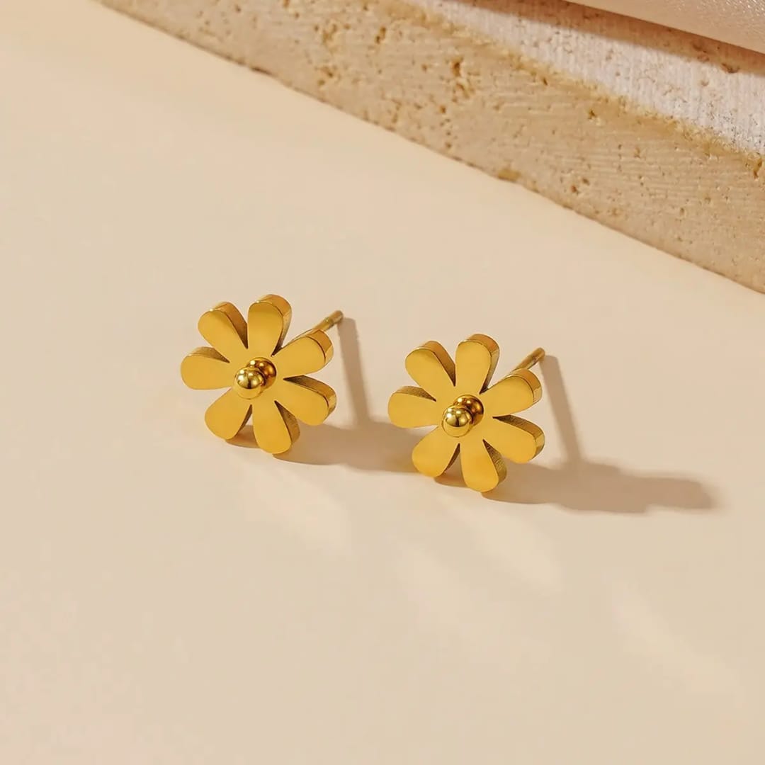 Daisy Earrings (18k Gold Plated)