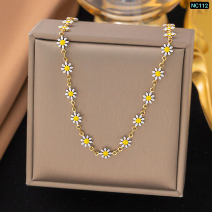 Daisy Necklace 18k Gold Plated