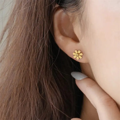 Daisy Earrings (18k Gold Plated)
