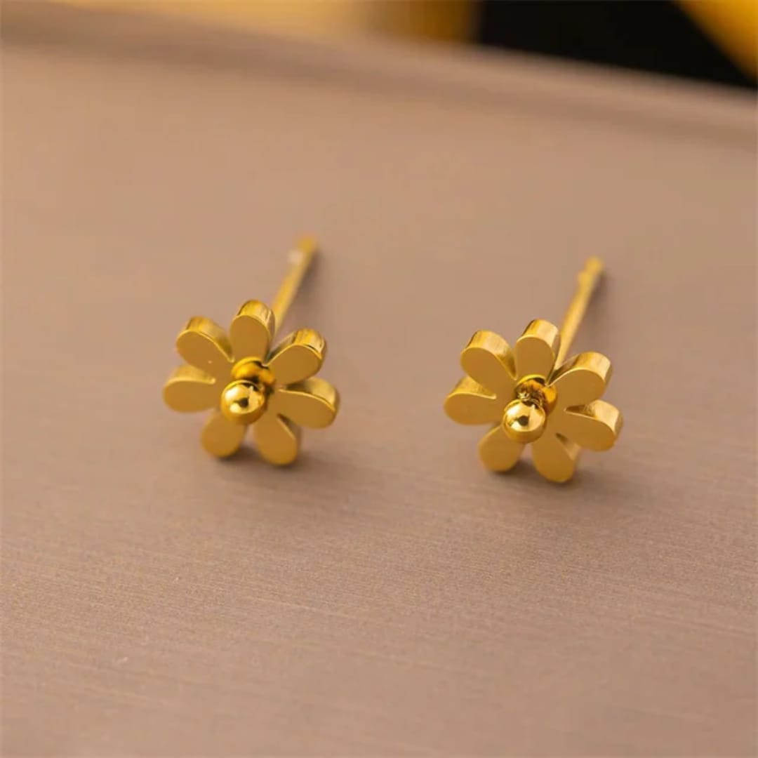 Daisy Earrings (18k Gold Plated)