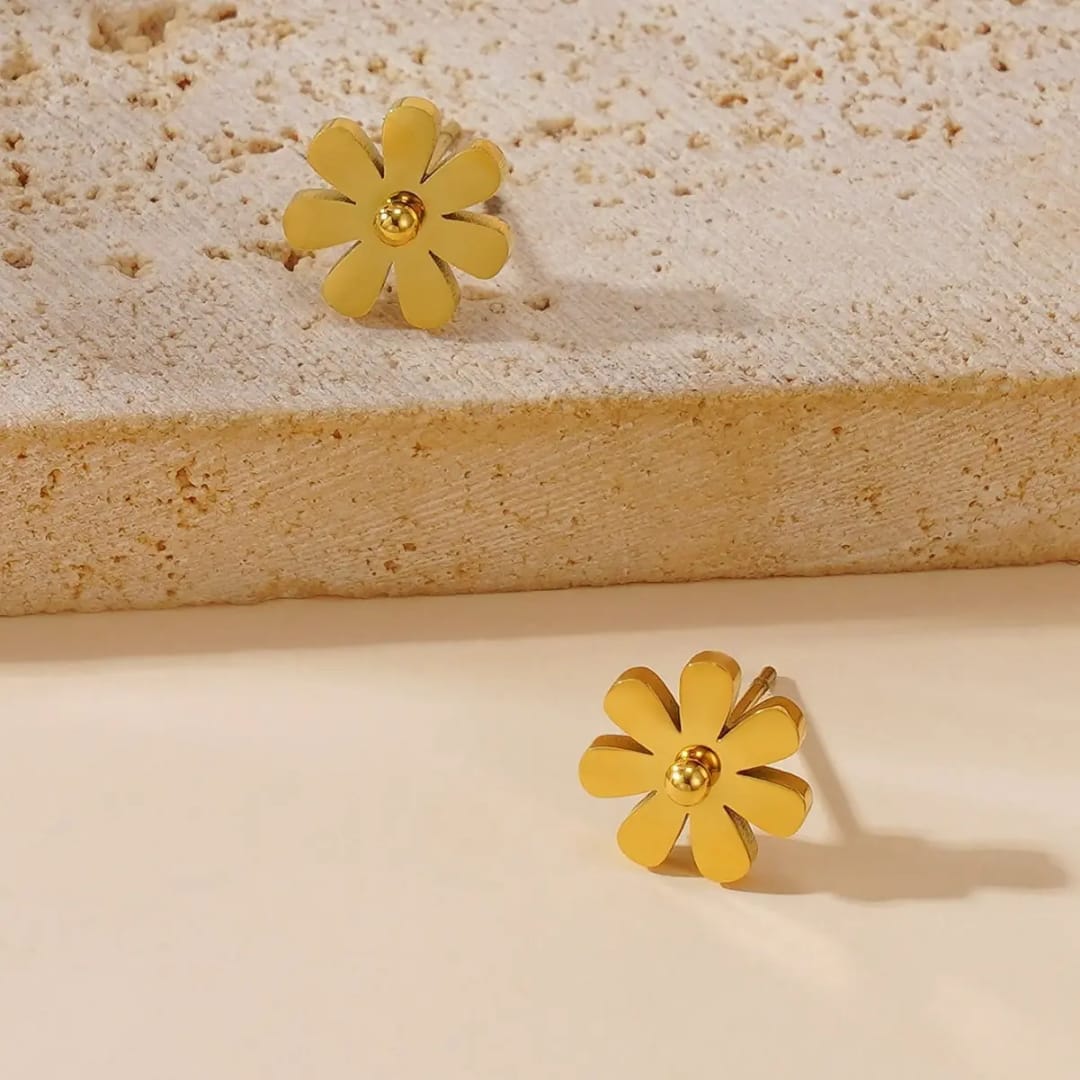 Daisy Earrings (18k Gold Plated)