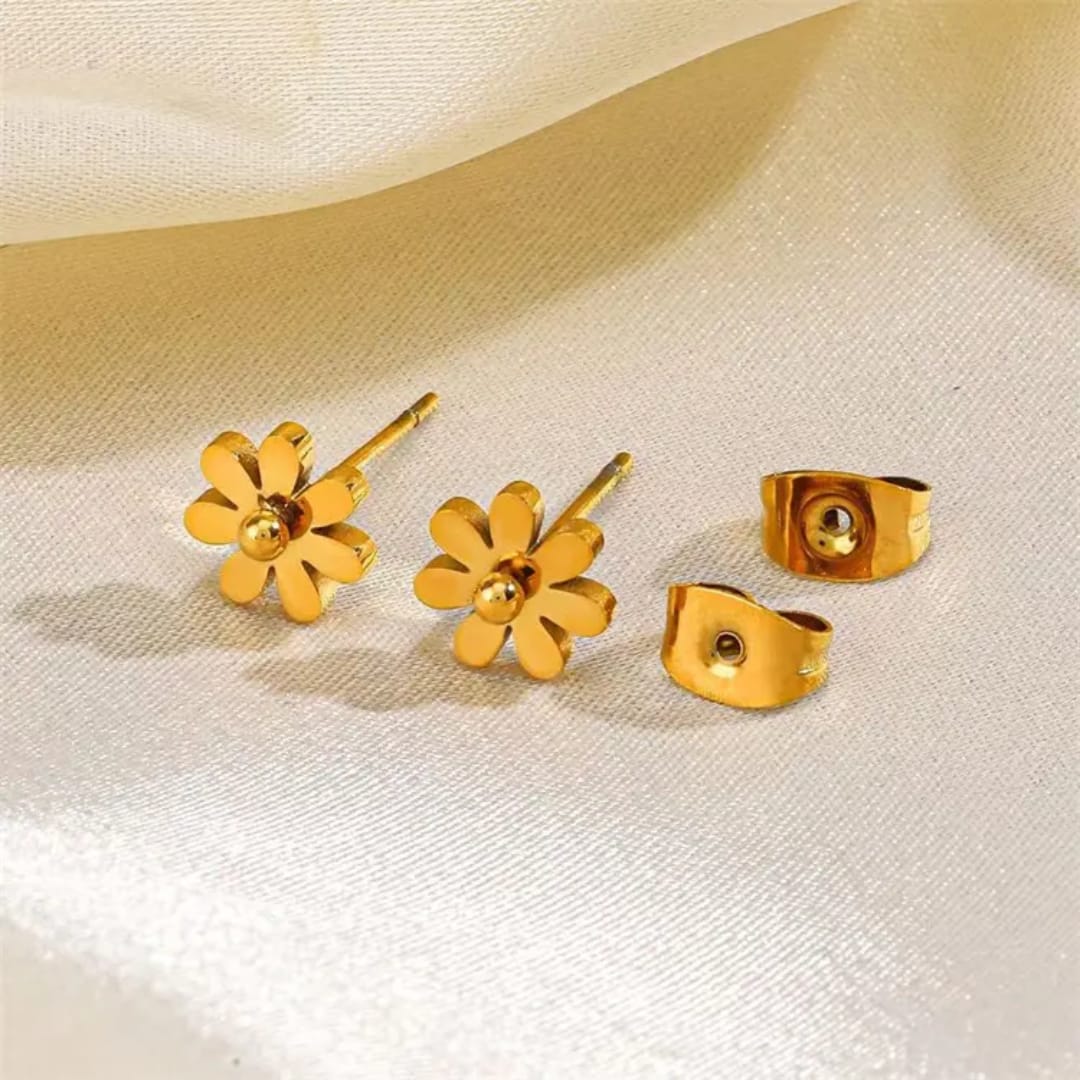 Daisy Earrings (18k Gold Plated)